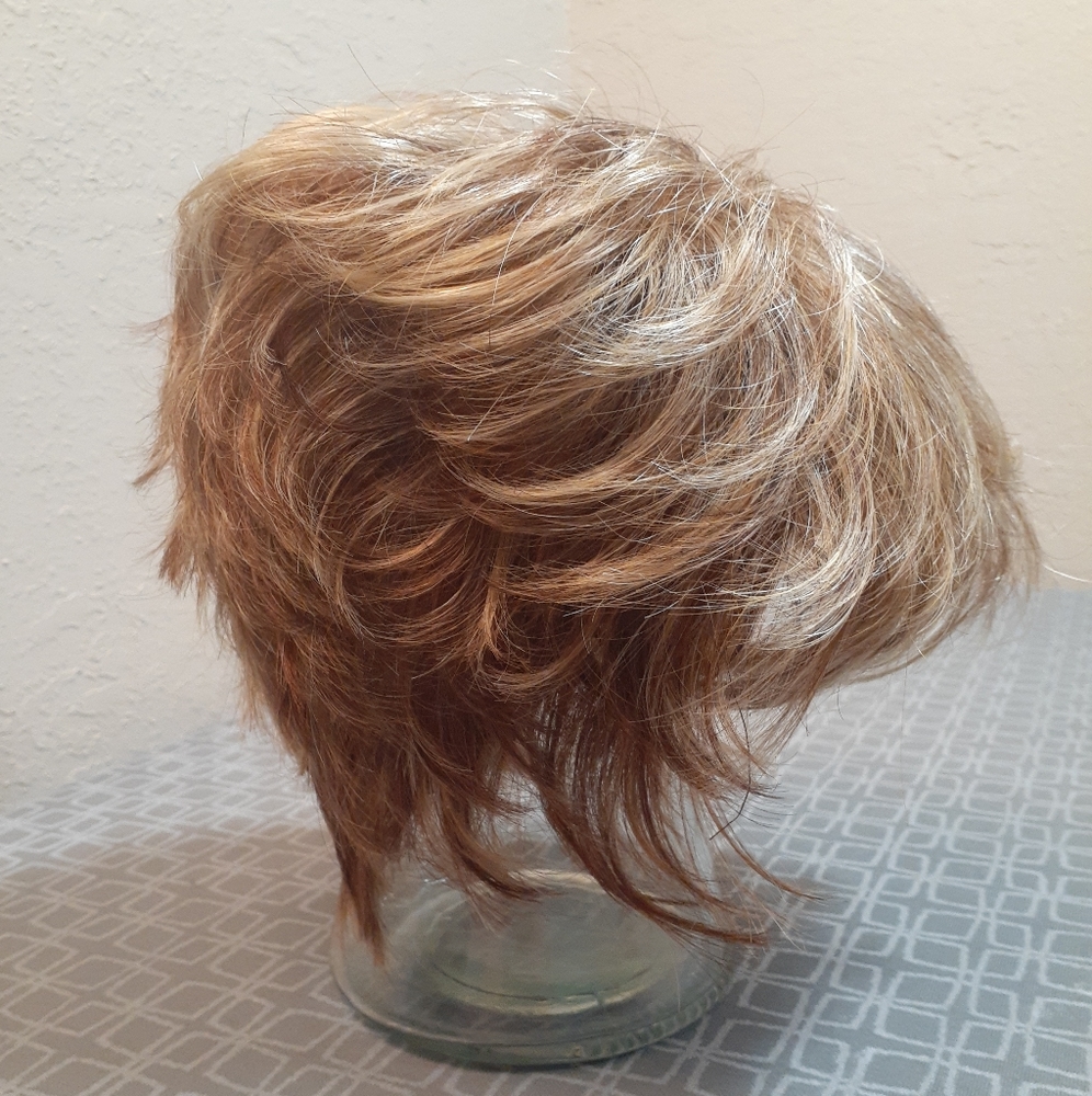 Long pixie, strawberry blond/blond wig